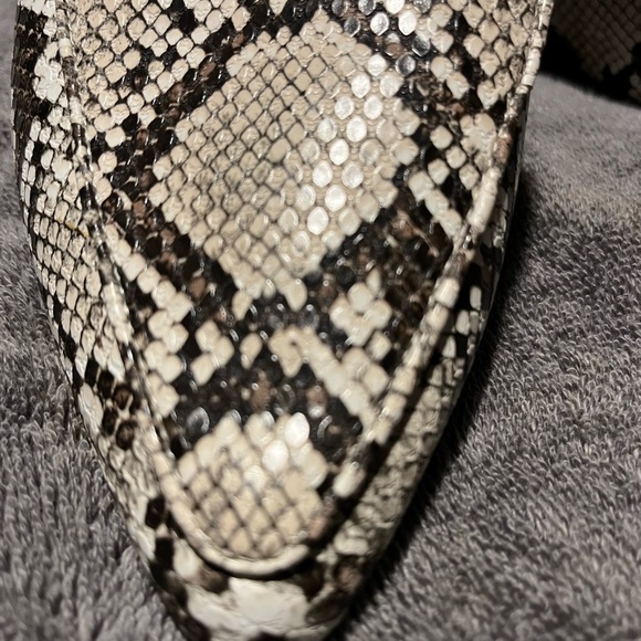 Flats - Picture 4 of 6